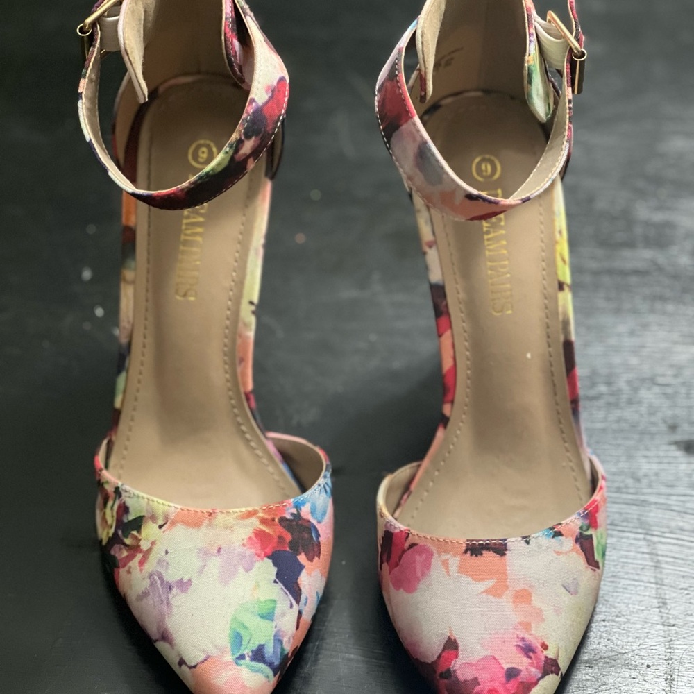 Dream Pairs Multicolor Floral Heels